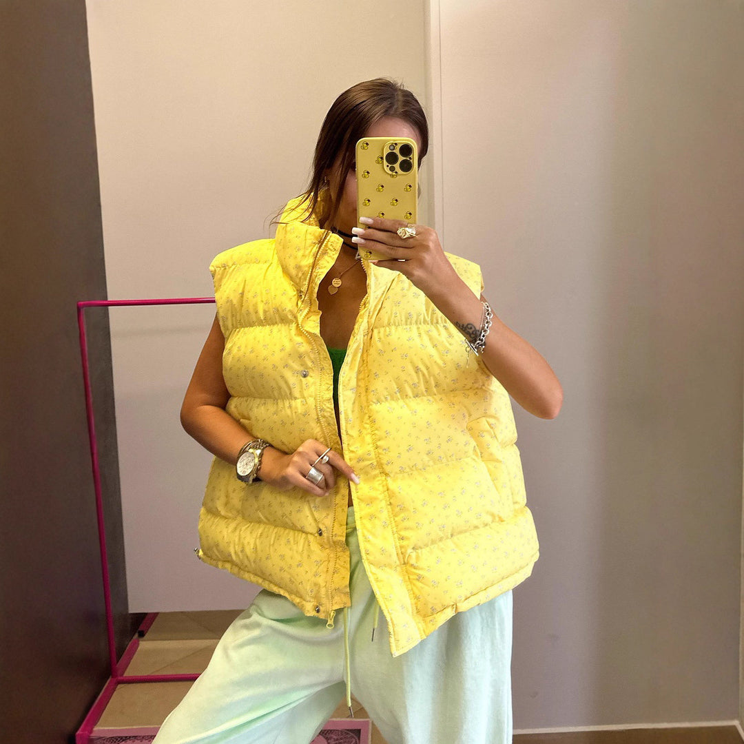 Damsk padded vest med hög krage och trendig skärning Mirla-Eva Jonsson