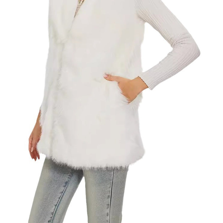 Damsk plyschväst med elegant krage och lyxig päls Mirla-Eva Jonsson