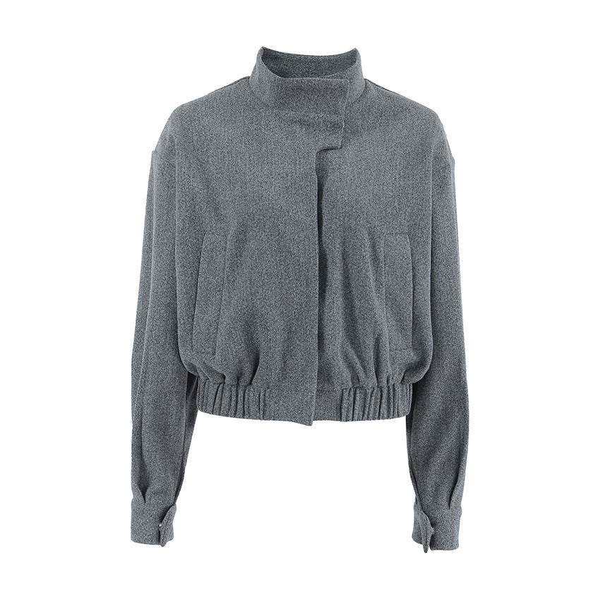 Damska modistisk oversized jacka med hög krage och innovativ design Mirla-Eva Jonsson