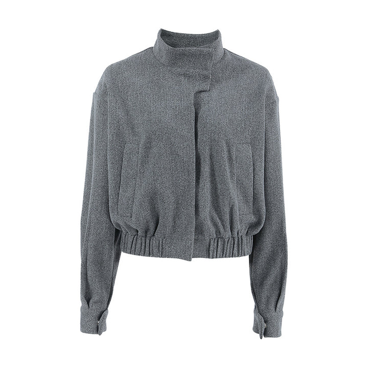 Damska modistisk oversized jacka med hög krage och innovativ design Mirla-Eva Jonsson