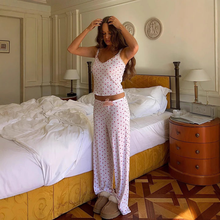 Damska pyjamas-set med dekorerade axelremmar och elastisk midja Mirla-Eva Jonsson