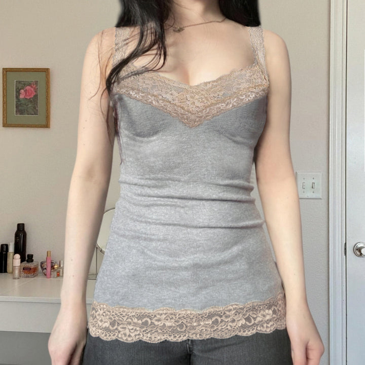 Damska spaghetti strap t-shirt med spetsdekorationer Mirla-Eva Jonsson