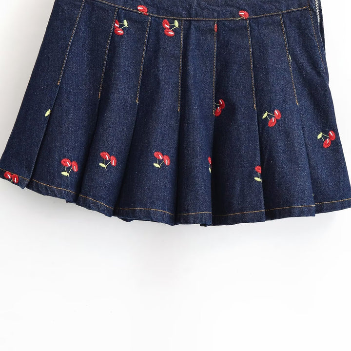 Damskjol med detaljerad broderi och plissert design Mirla-Eva Jonsson