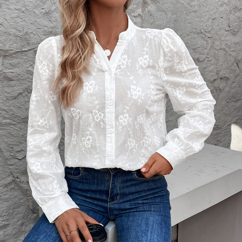 Damskjorta med Elegant Blomster Hål Mönster Mirla-Eva Jonsson