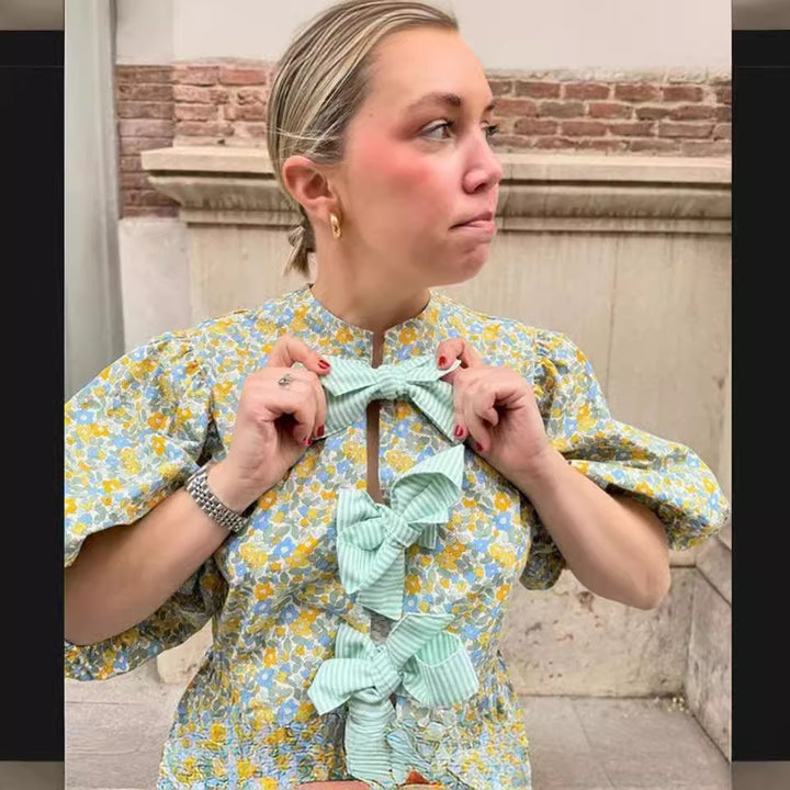Damskjorta med voluminösa ärmar och blommönster Mirla-Eva Jonsson