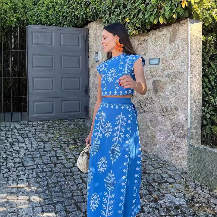Damskjortset med broderad topp och omlottkjol Mirla-Eva Jonsson