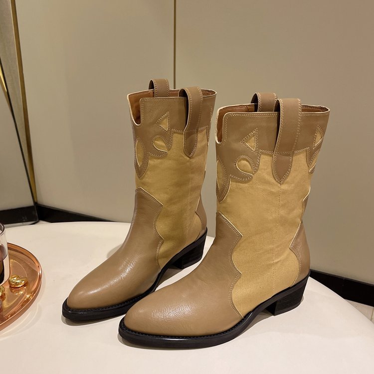 Damskor i cowboystil med unik design och kompakt klack Mirla-Eva Jonsson