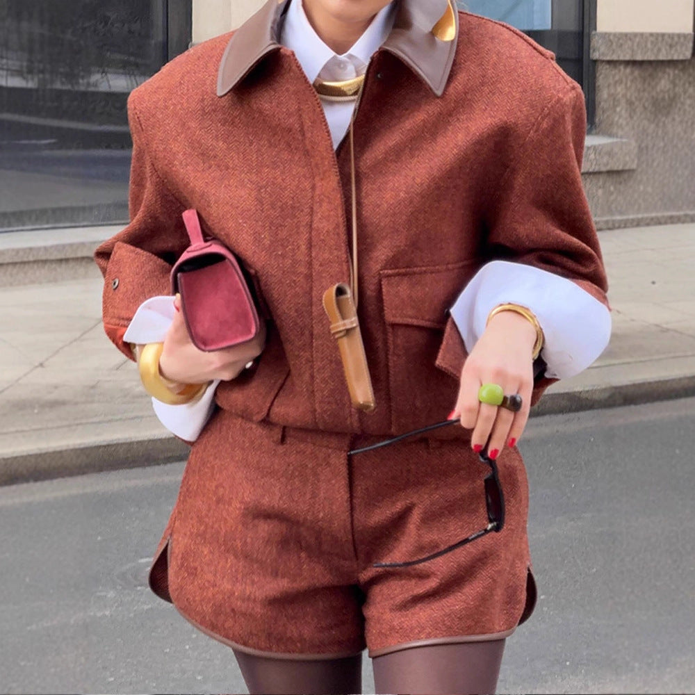 Damskt modernt blazer- och shortset med strukturerat yttertyg Mirla-Eva Jonsson