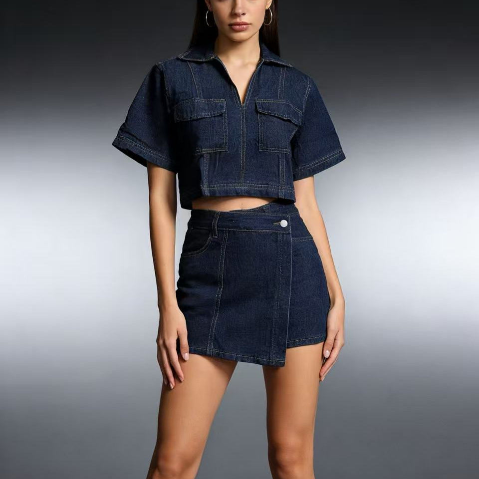 Damskt modernt cropped skjorta med påsydda fickor och avslappnade shorts Mirla-Eva Jonsson