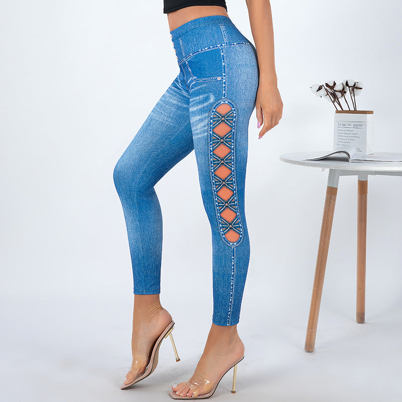 Damsleggings med lekfulla cut-out-detaljer och dekorativa band Mirla-Eva Jonsson