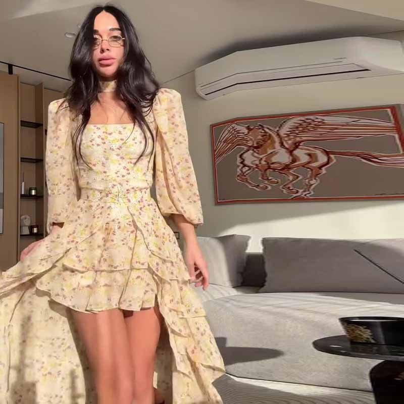Damsommardress med volanger och eleganta puffärmar Mirla-Eva Jonsson