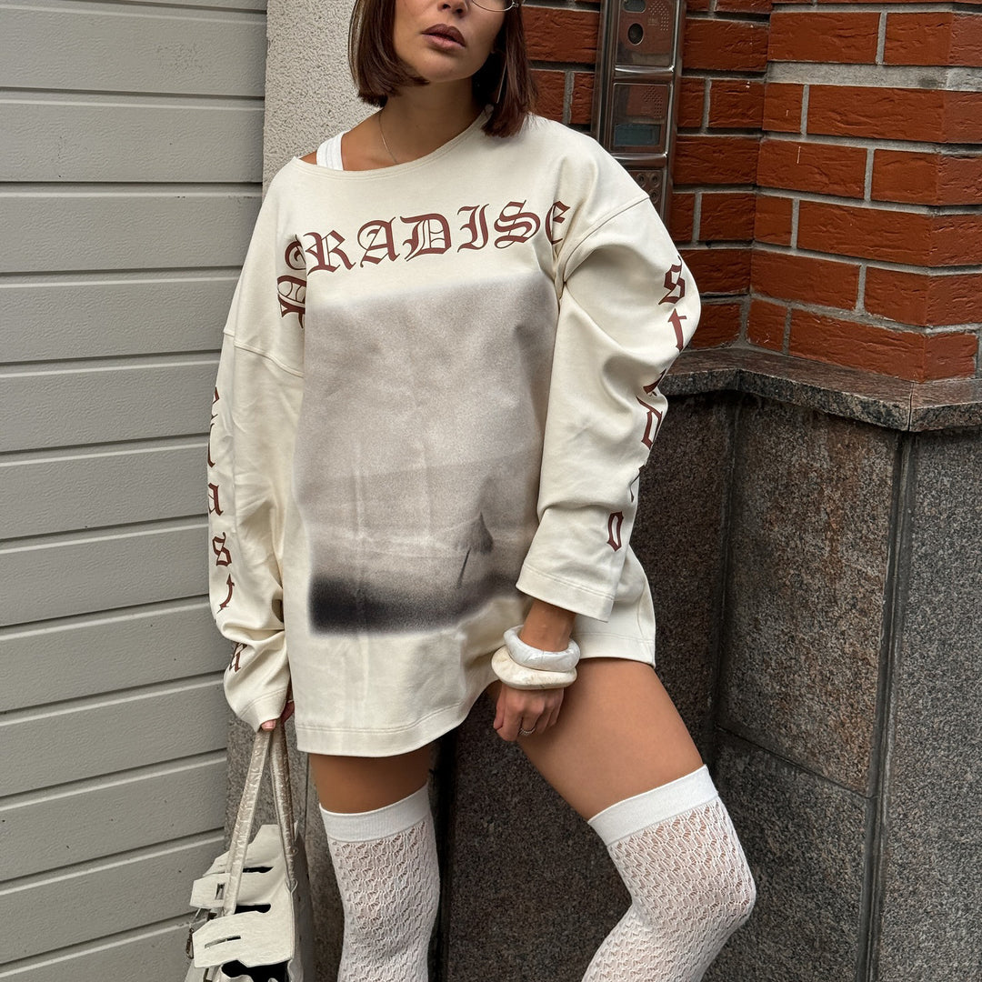 Damsoversized sweatshirt med kreativ grafisk design och avslappnad passform Mirla-Eva Jonsson