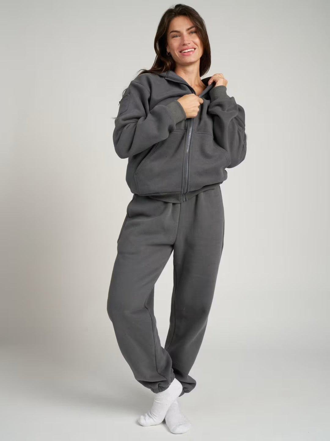 Damsportig fleece-joggingdräkt med hög krage och elastisk midja Mirla-Eva Jonsson