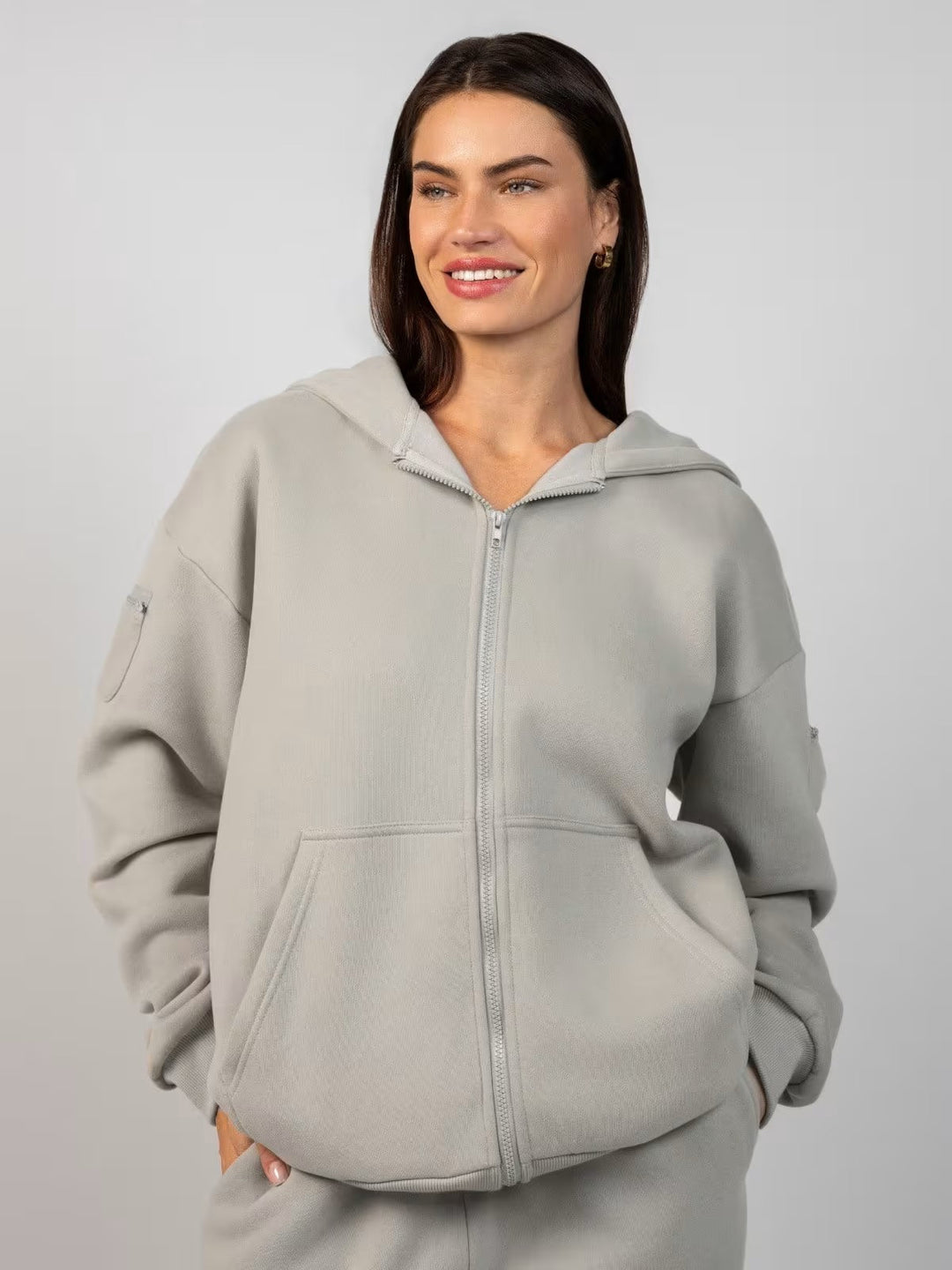 Damsportig fleece-joggingdräkt med hög krage och elastisk midja Mirla-Eva Jonsson