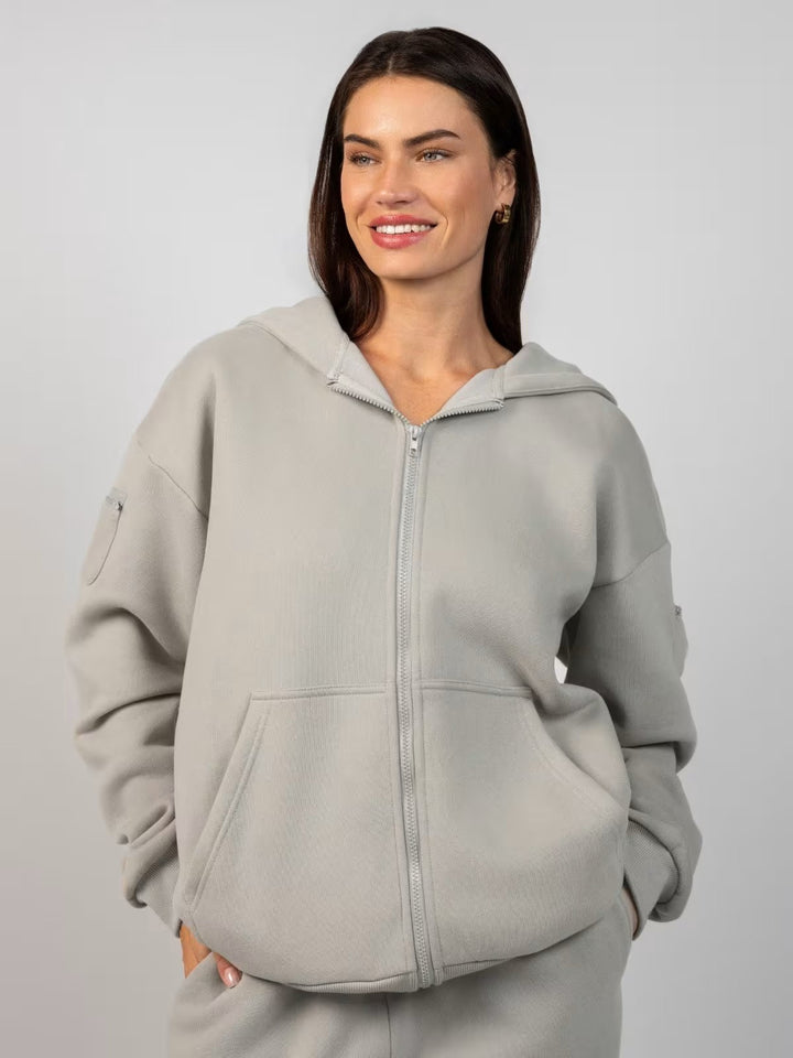 Damsportig fleece-joggingdräkt med hög krage och elastisk midja Mirla-Eva Jonsson