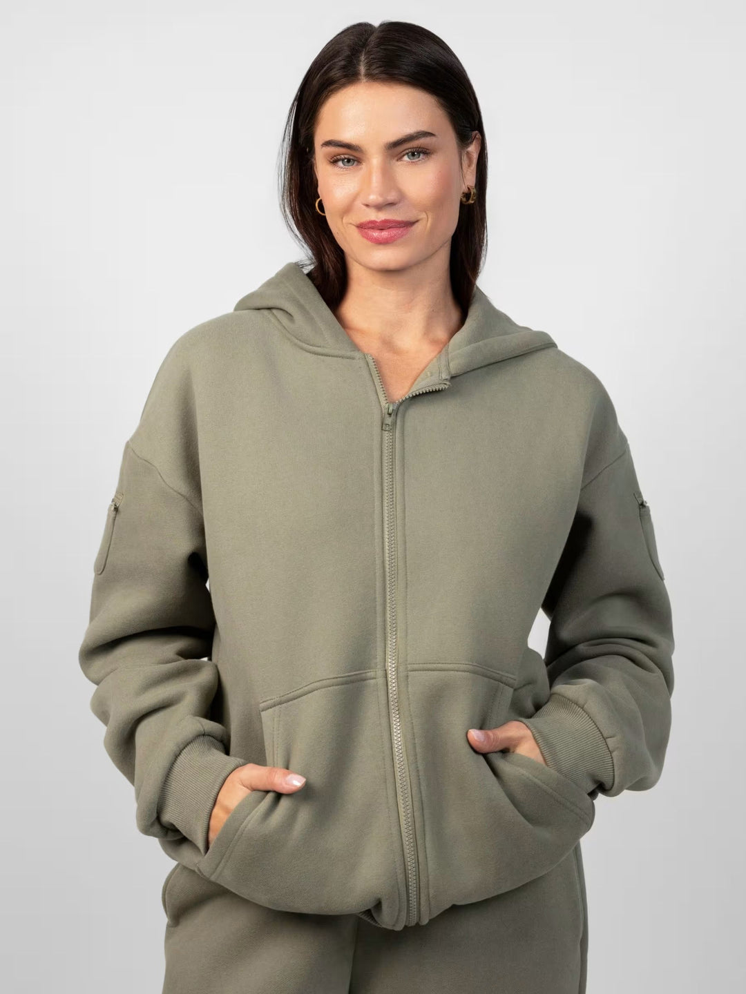 Damsportig fleece-joggingdräkt med hög krage och elastisk midja Mirla-Eva Jonsson