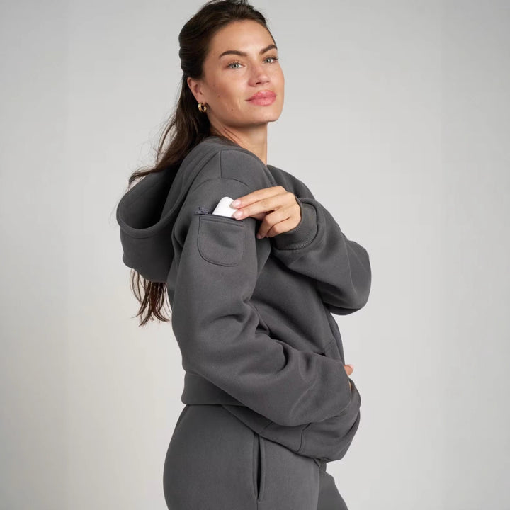 Damsportig fleece-joggingdräkt med hög krage och elastisk midja Mirla-Eva Jonsson