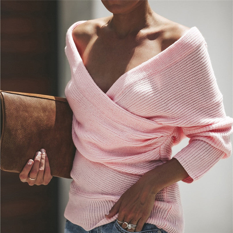 Damsstickad tröja med off-shoulder-design och elegant omlottdesign Eva Jonsson-Eva Jonsson