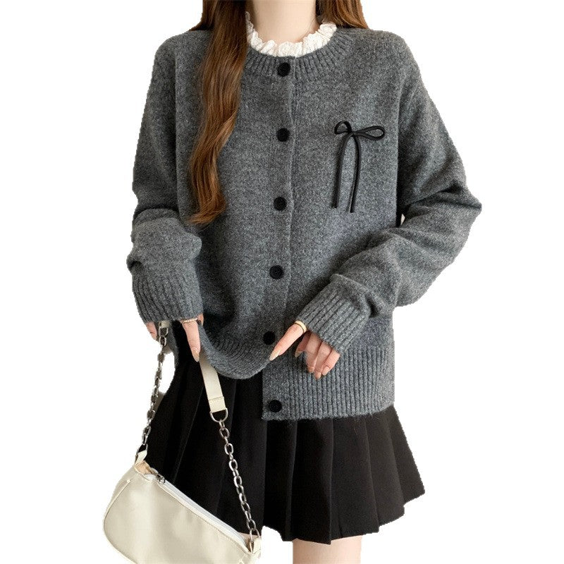 Damstickad Cardigan med Dekorativa Knappar och Slinga Accent Mirla-Eva Jonsson