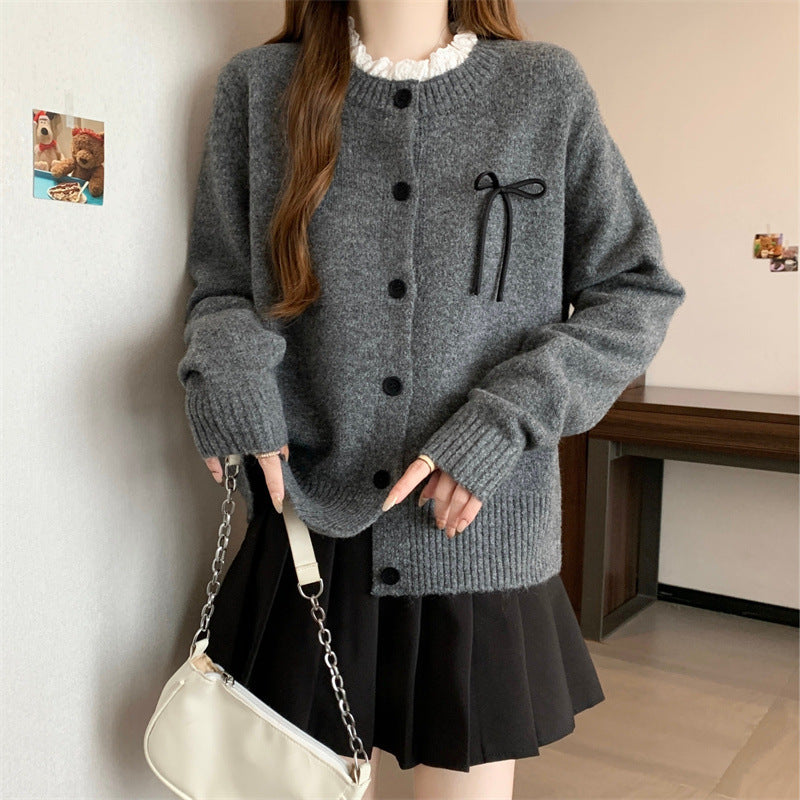 Damstickad Cardigan med Dekorativa Knappar och Slinga Accent Mirla-Eva Jonsson