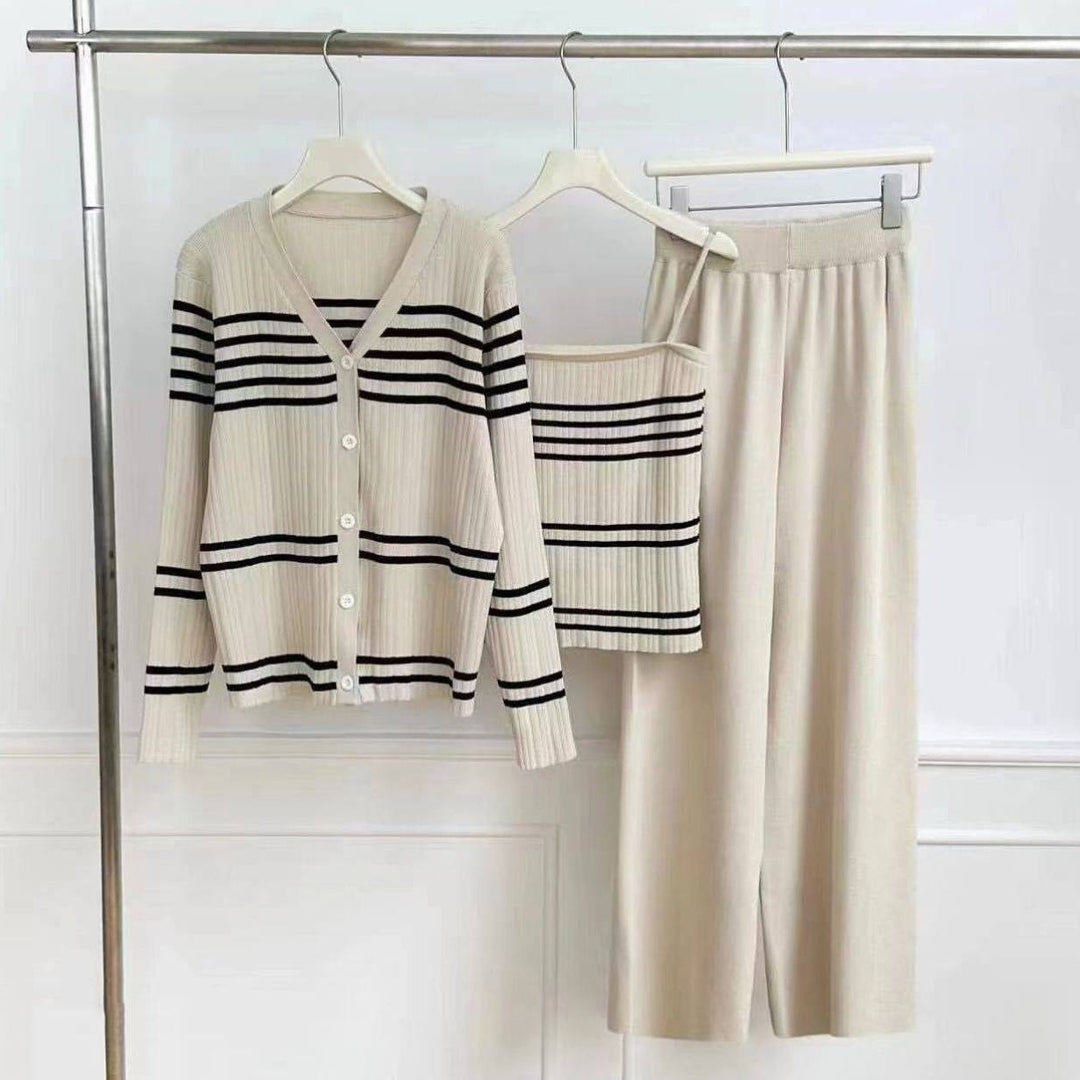 Damstickad Set med Elegant Cardigan Jacka och Vida Byxor Mirla-Eva Jonsson