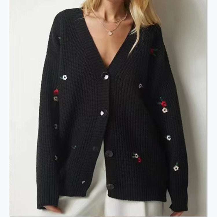 Damstickad cardigan med blommönsterbroderier Mirla-Eva Jonsson