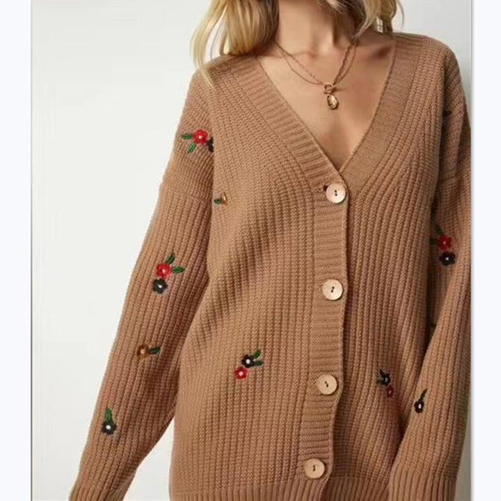 Damstickad cardigan med blommönsterbroderier Mirla-Eva Jonsson