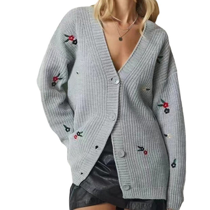 Damstickad cardigan med blommönsterbroderier Mirla-Eva Jonsson