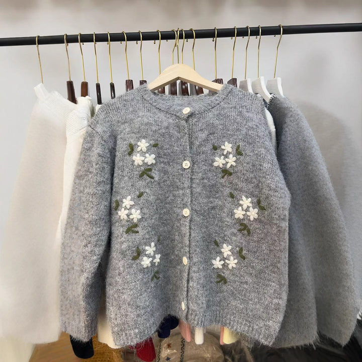 Damstickad cardigan med blommönstrad broderi Mirla-Eva Jonsson