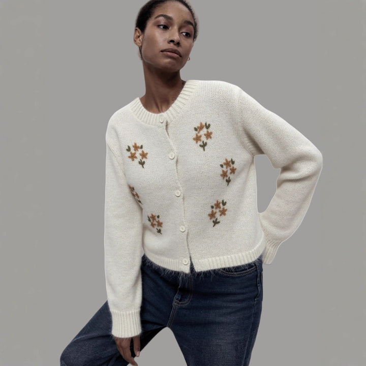 Damstickad cardigan med blommönstrad broderi Mirla-Eva Jonsson