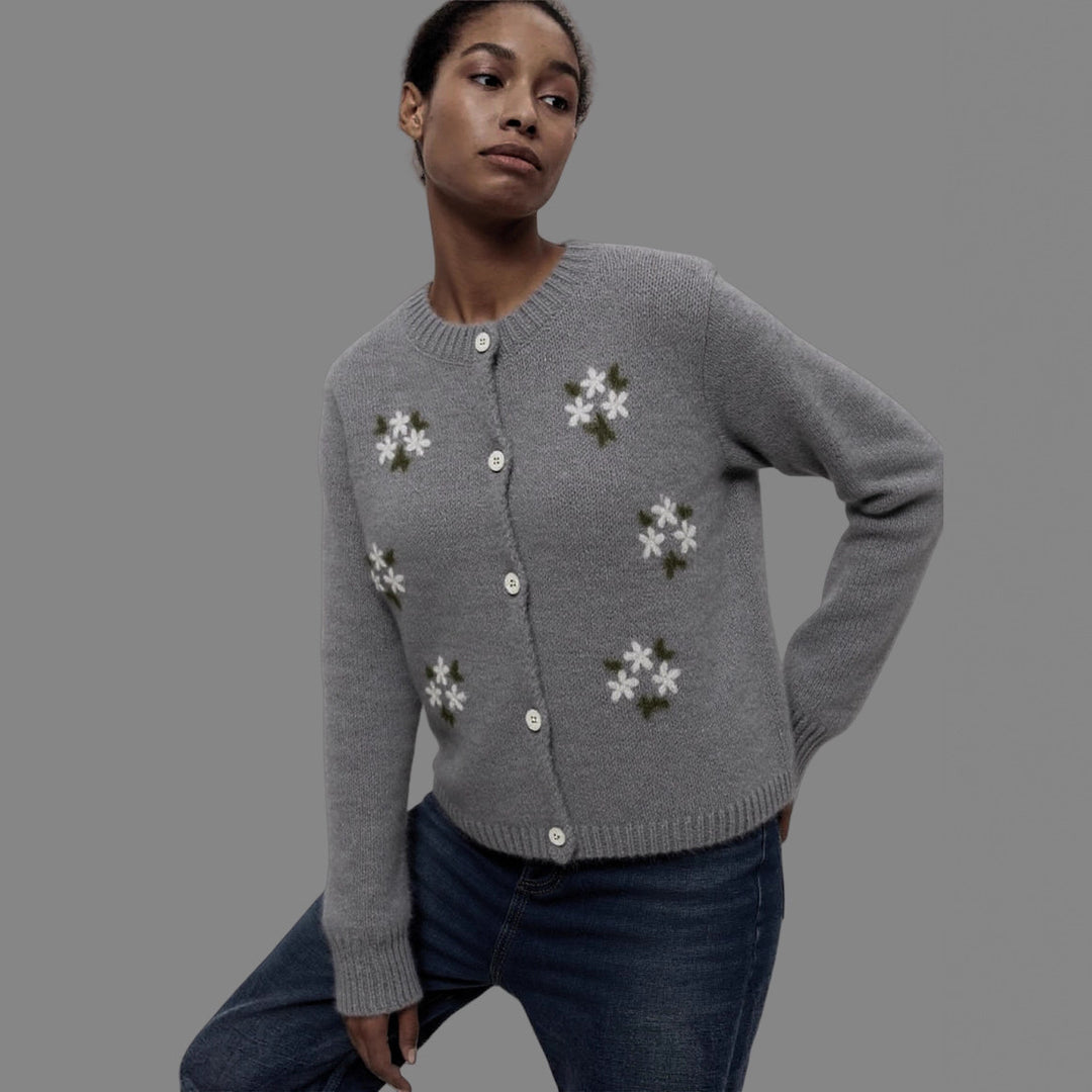 Damstickad cardigan med blommönstrad broderi Mirla-Eva Jonsson