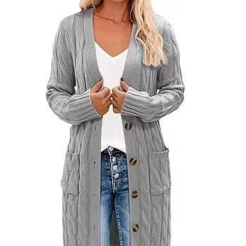 Damstickad cardigan med flätmönster och praktiska fickor Mirla-Eva Jonsson