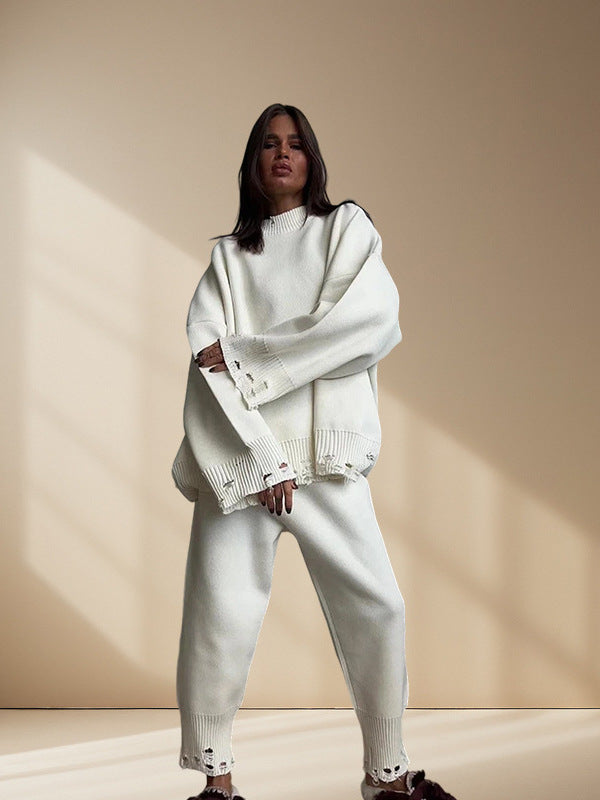 Damstickad dräkt med oversized snitt och modiga detaljer Mirla-Eva Jonsson