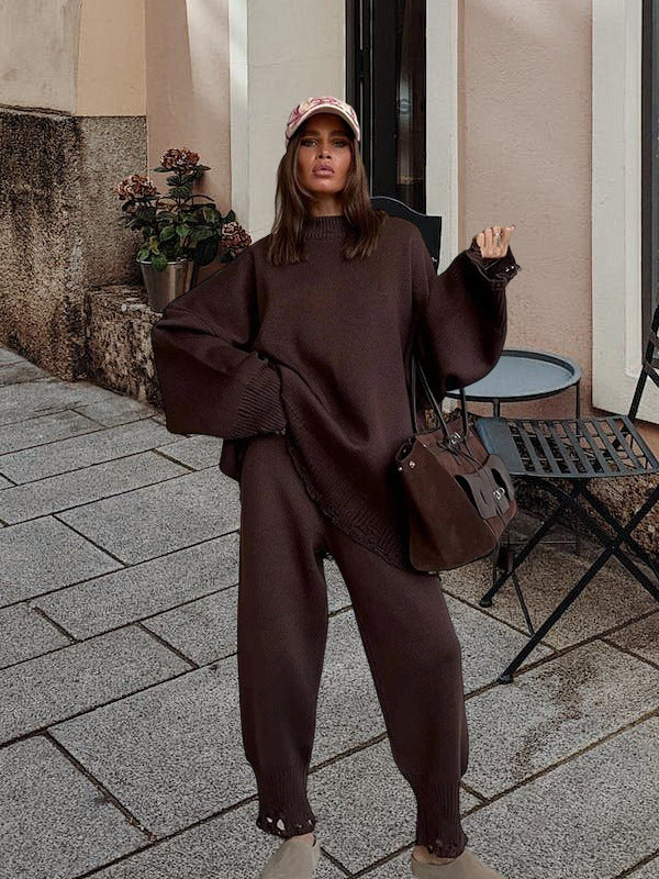 Damstickad dräkt med oversized snitt och modiga detaljer Mirla-Eva Jonsson