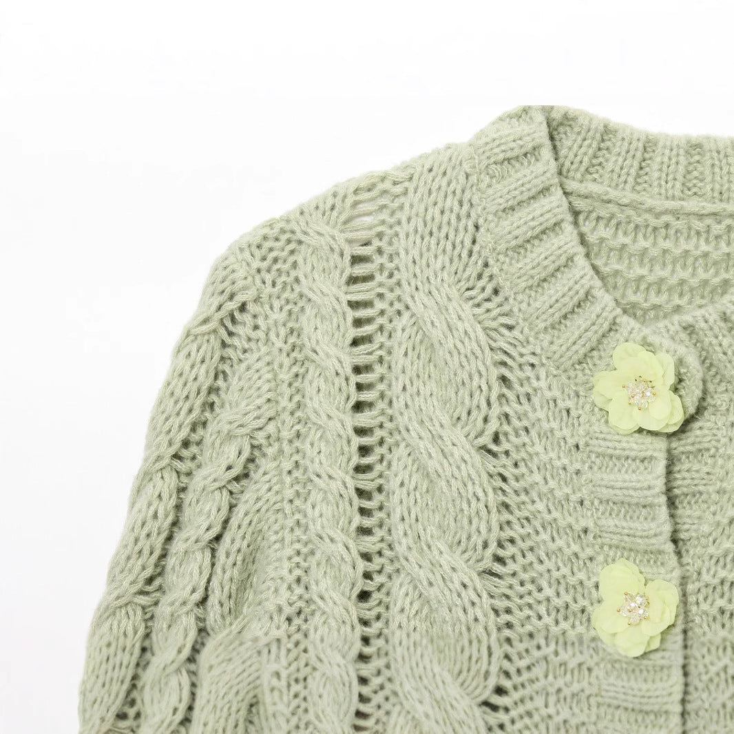 Damstickad jacka med blommigt knapppdetalj Eva Jonsson-Eva Jonsson
