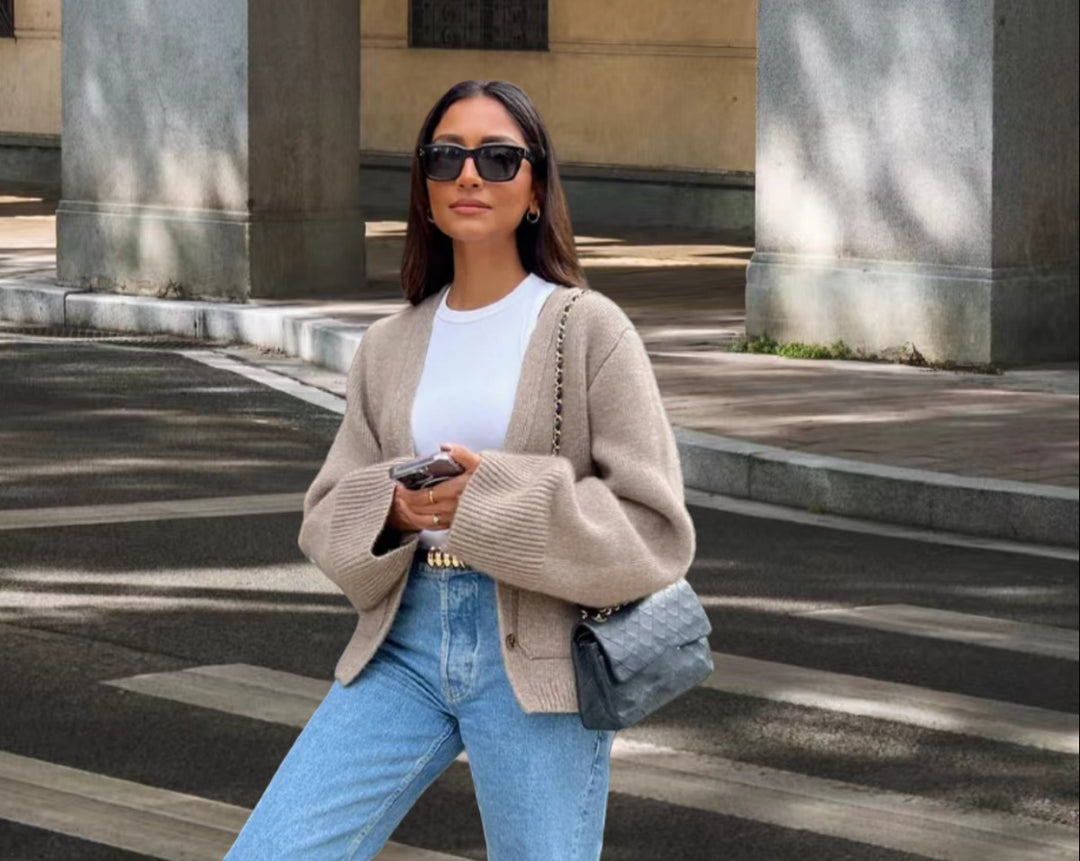 Damstickad jacka med eleganta detaljer och avslappnad passform Mirla-Eva Jonsson