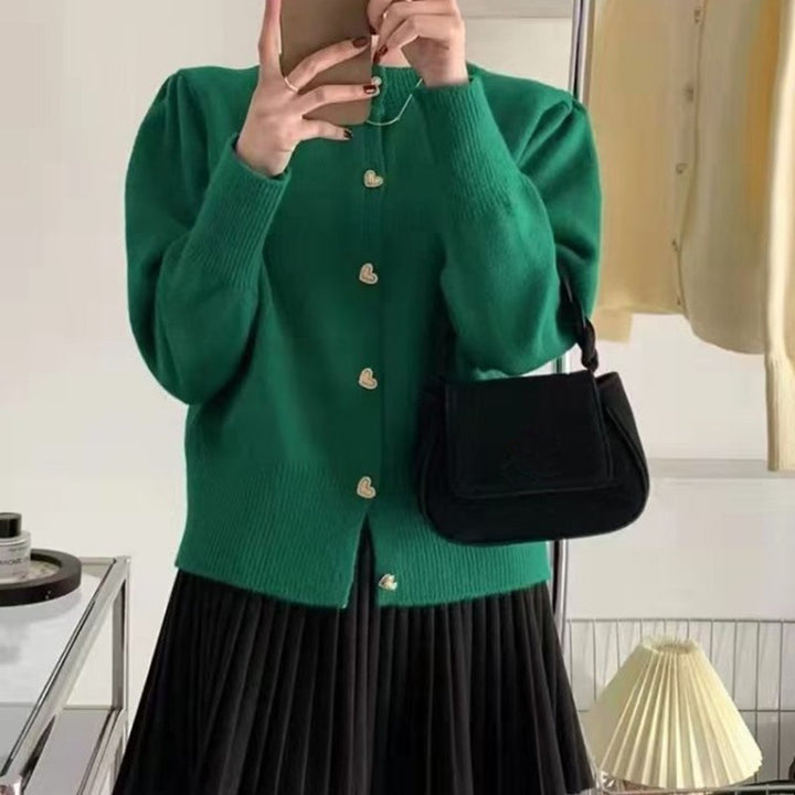 Damstickad jacka med hjärtknappdetaljer och elegant skärning Eva Jonsson-Eva Jonsson