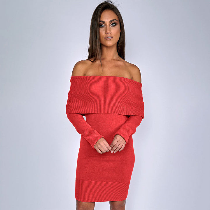 Damstickad klänning med off-shoulder-design och dekorativ dragsko Eva Jonsson-Eva Jonsson