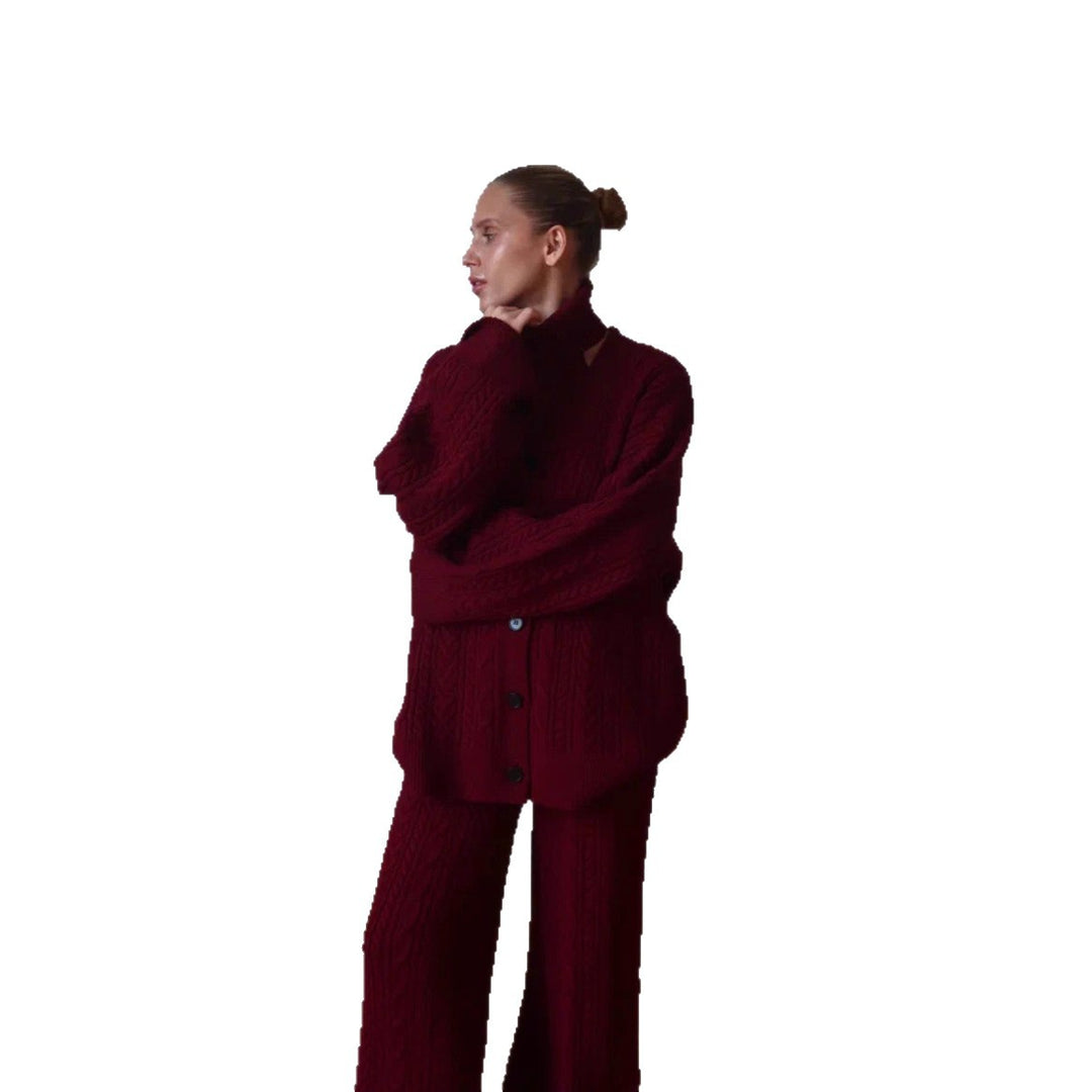 Damstickad loungewear-set med avslappnad passform och mysiga detaljer Mirla-Eva Jonsson
