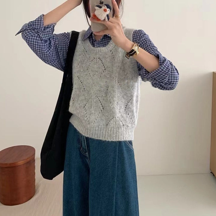Damstickad topp med raffinerad flätdesign Mirla-Eva Jonsson