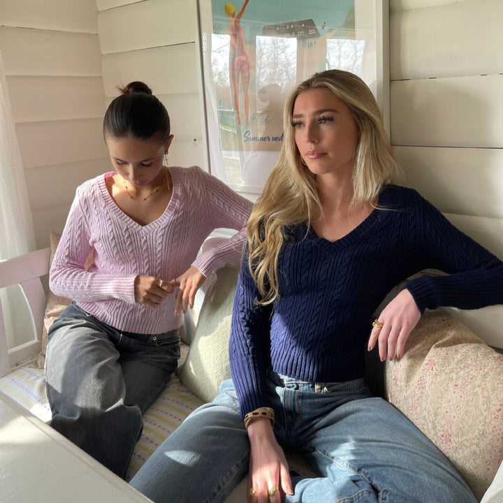 Damstickad tröja med V-ringning och lång ärm Mirla-Eva Jonsson