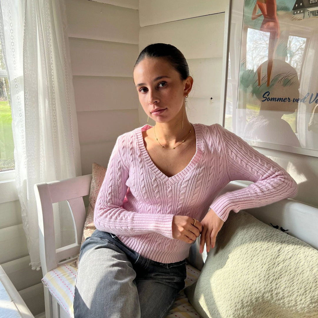 Damstickad tröja med V-ringning och lång ärm Mirla-Eva Jonsson