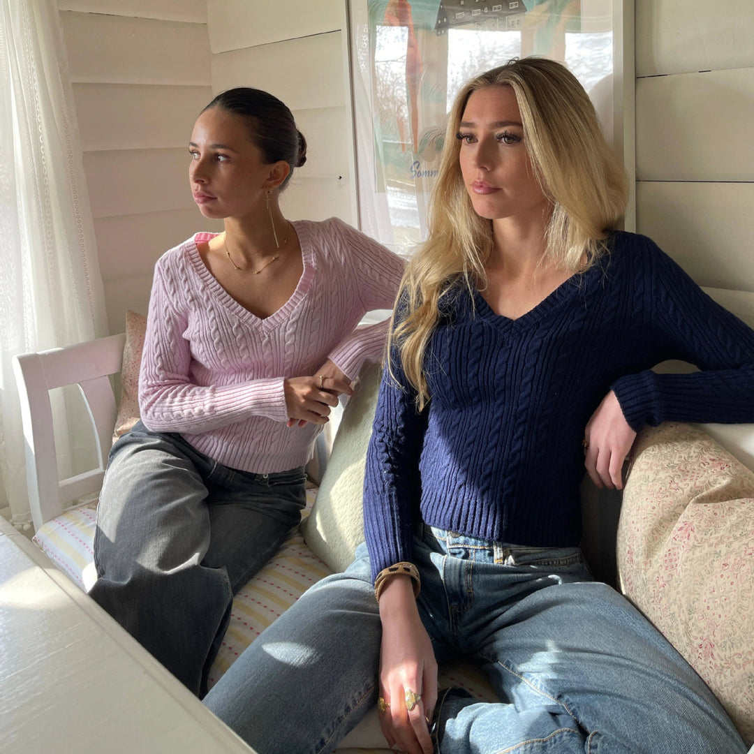 Damstickad tröja med V-ringning och lång ärm Mirla-Eva Jonsson