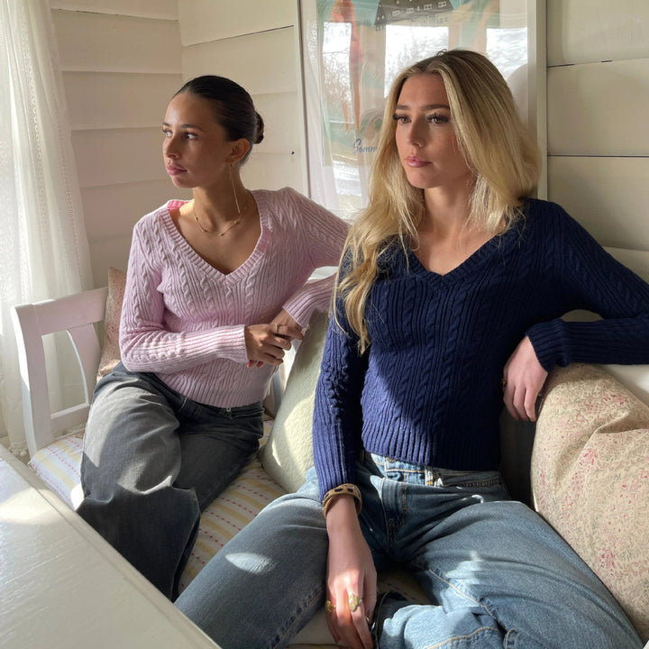 Damstickad tröja med V-ringning och lång ärm Mirla-Eva Jonsson