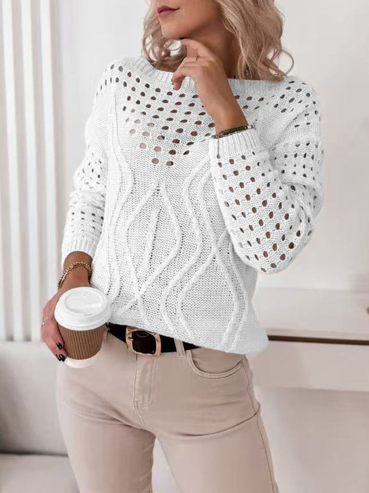 Damstickad tröja med luftiga hålmönster och känslig flätningsdesign Mirla-Eva Jonsson