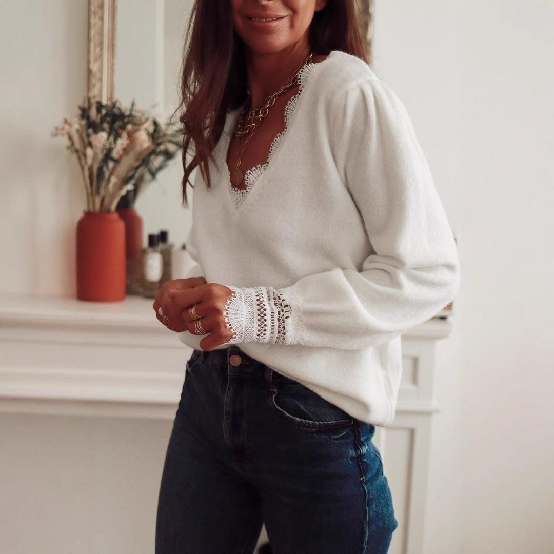 Damstickad tröja med spetskrage och puffärmar Mirla-Eva Jonsson