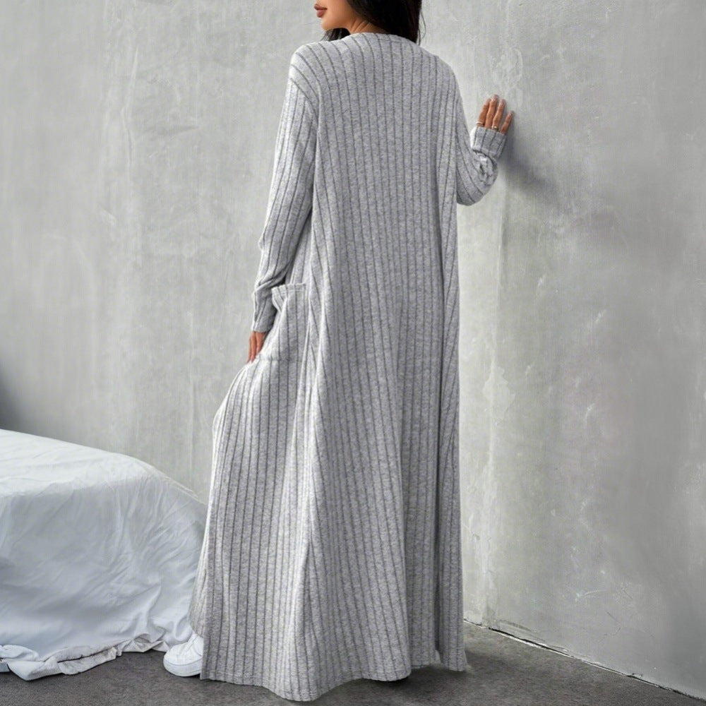 Damstickat set med långa ärmar och elegant omslagdesign Mirla-Eva Jonsson