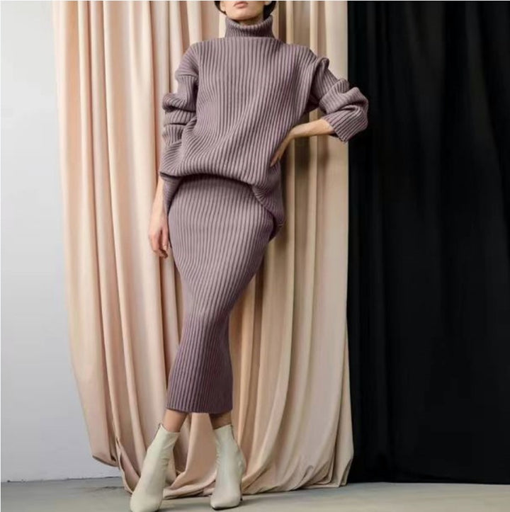 Damstickset med hög krage och mjukt ribbdesign Mirla-Eva Jonsson