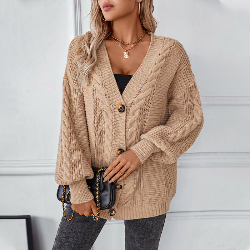 Damstrickjacka med flätdesign och gyllene knappr detaljer Eva Jonsson-Eva Jonsson