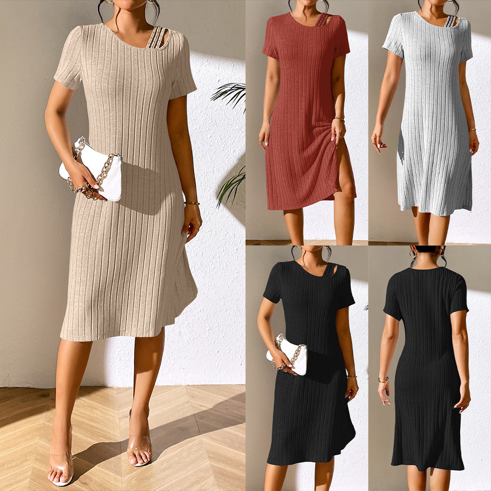 Damstrickklänning med modeaussnitt och elastiskt material Eva Jonsson-Eva Jonsson